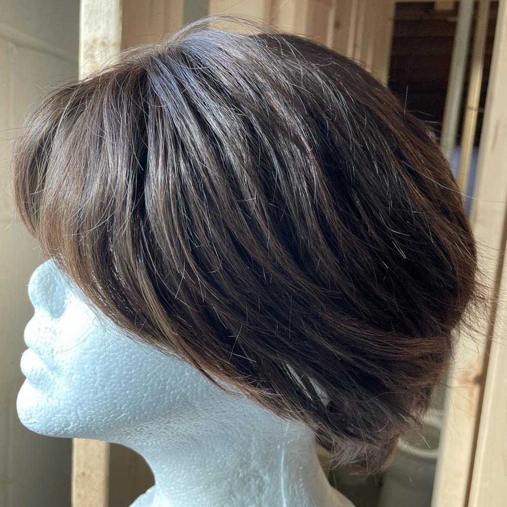 NWT 9” short brown wig natural brown unisex wig short layered tapered DP